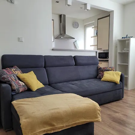 Cozy And Quiet In Wider Center Apartment