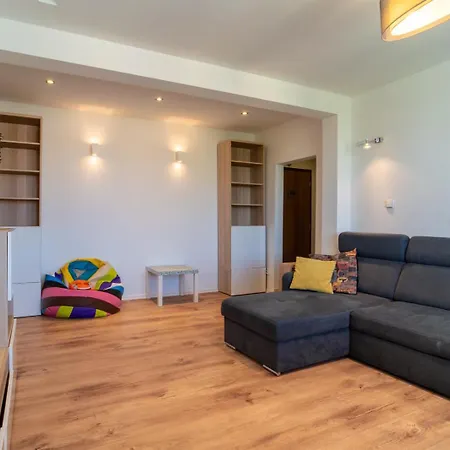 Daire Cozy And Quiet In Wider Center