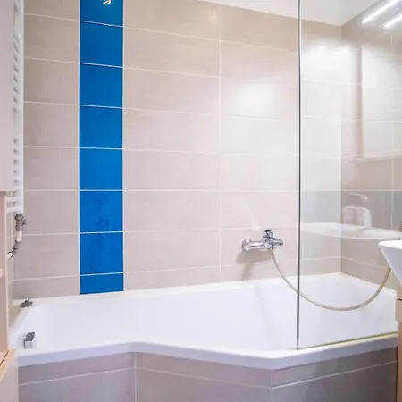 Cozy And Quiet In Wider Center Apartment