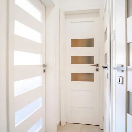 Cozy And Quiet In Wider Center *